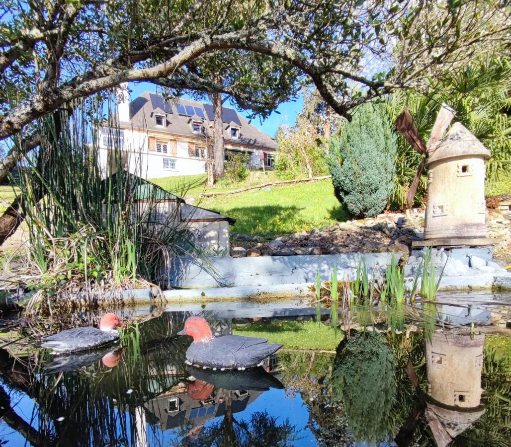卢德La Demeure Aux Pins住宿加早餐旅馆 外观 照片